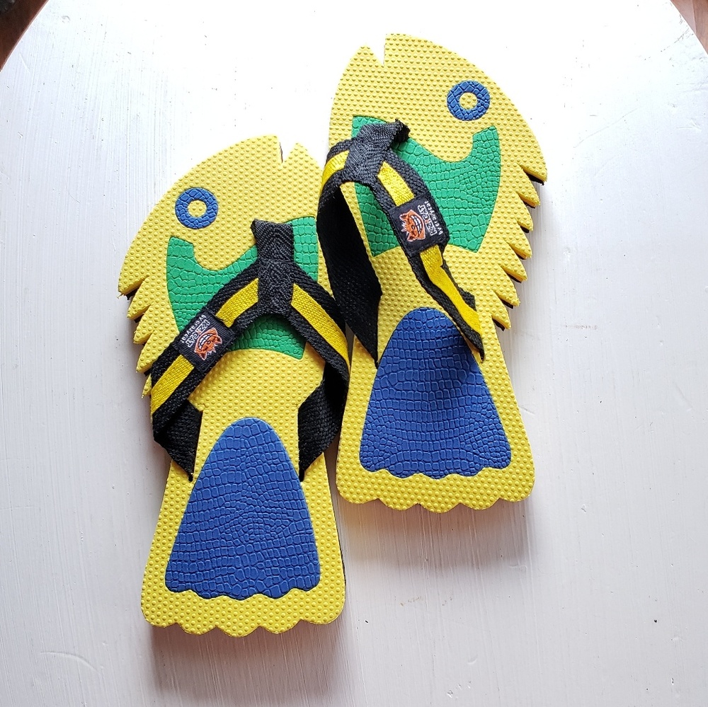 Light fun fish flip flops